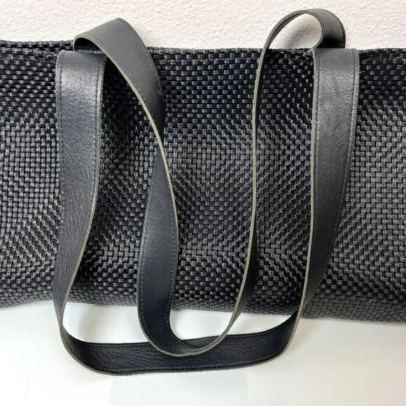 Chilewich Black Textured Shoulder Bag - Picture 3 of 10